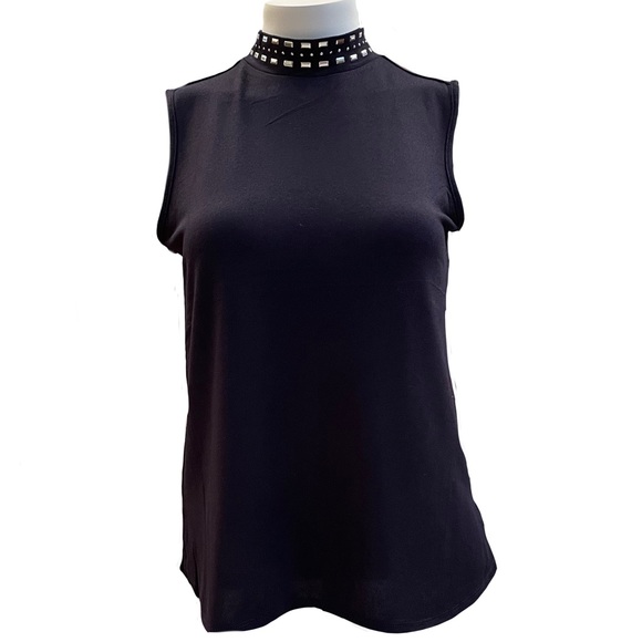 ❤️Black sleeveless mockneck top - Picture 2 of 3